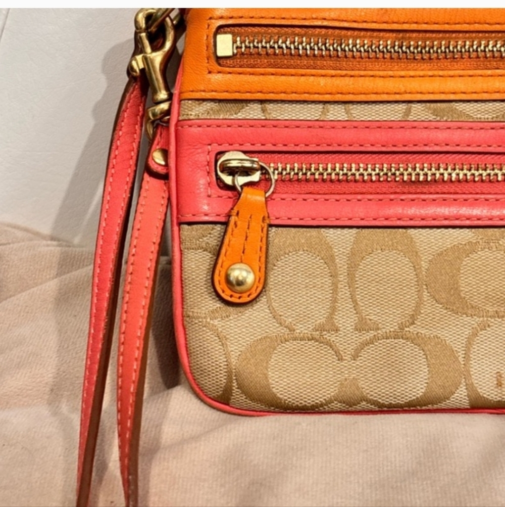 Coach Triple Zip Orange And Coral Wristlet, EUC - Picture 2 of 7